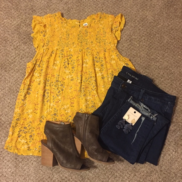 Old Navy Tops - Mustard Floral Flutter Sleeve Flowy Tank Top
